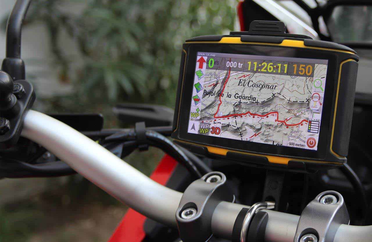 connecté moto gps